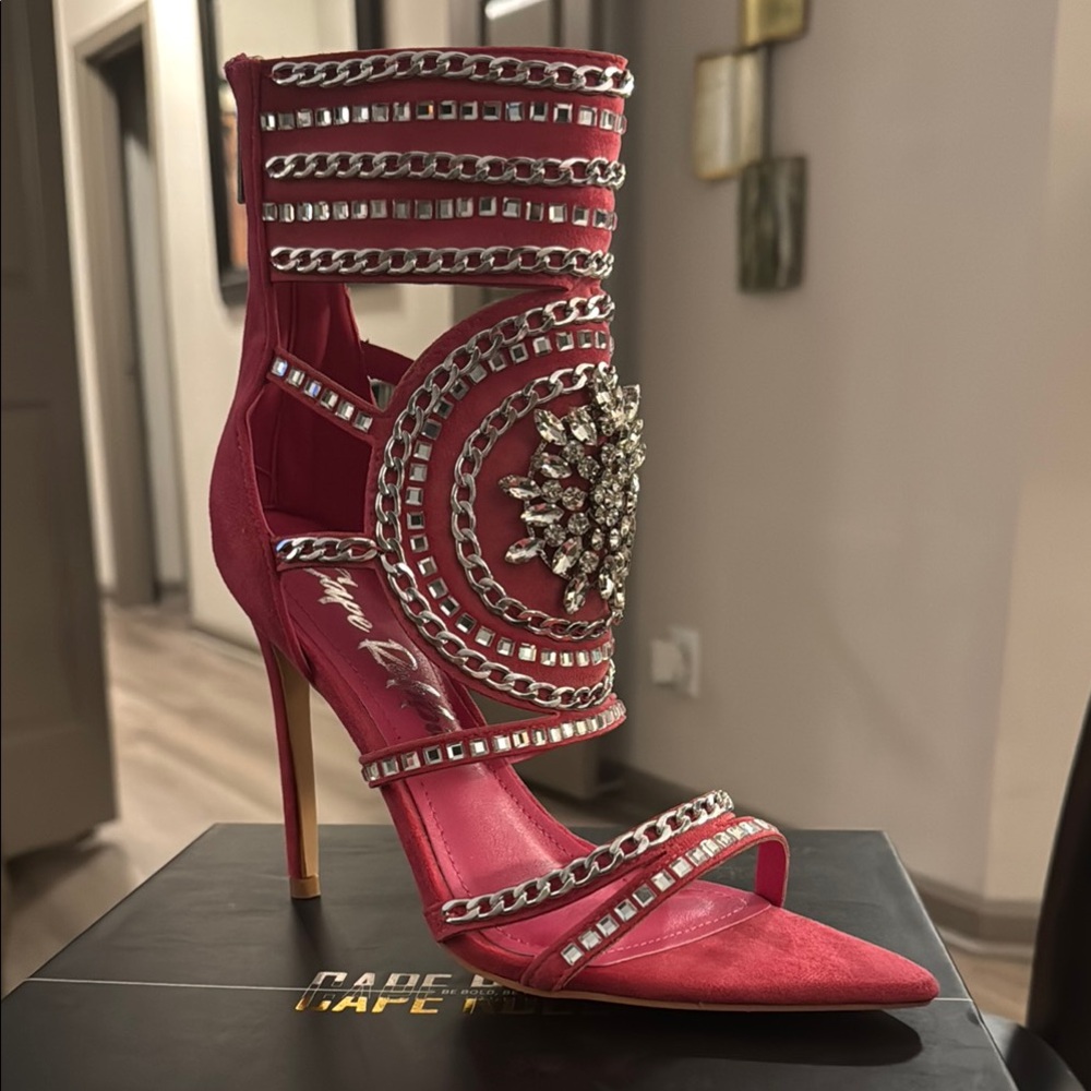 Cape Robbin ❣️ Clarysalyn Chain Trim Gem Brooch High Heels - Hot Pink  Sz 6.5